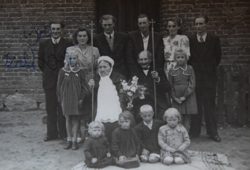 Na starej fotografii odnalazła swoich przodków. Historia rodziny spod Wągrowca