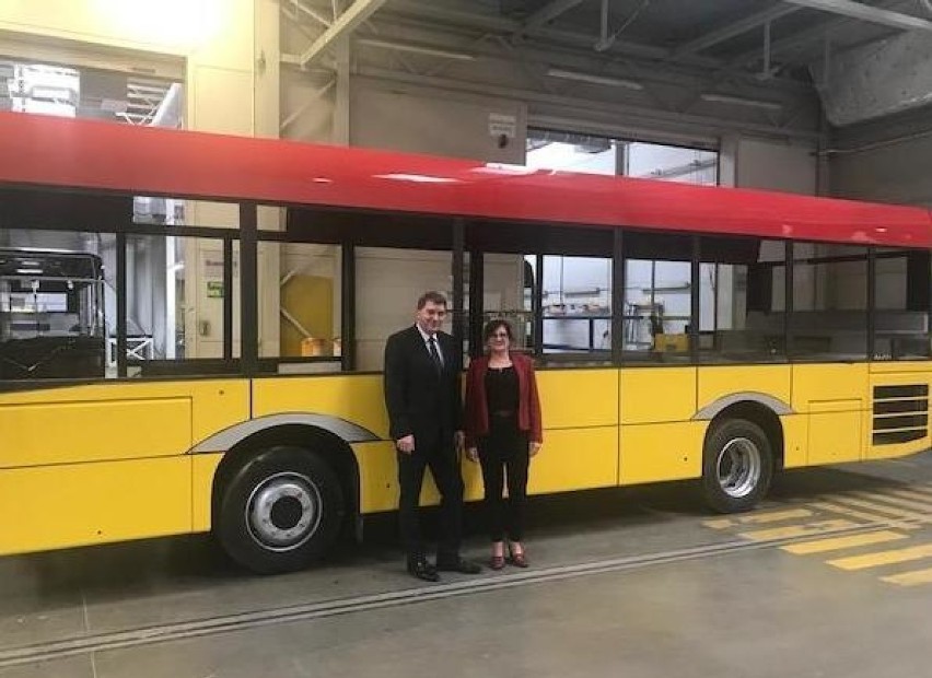 Oświęcim. Nowe autobusy dla MZK zaczynają zjeżdżać z linii produkcyjnej. Na oświęcimskich ulicach pojawią się w maju