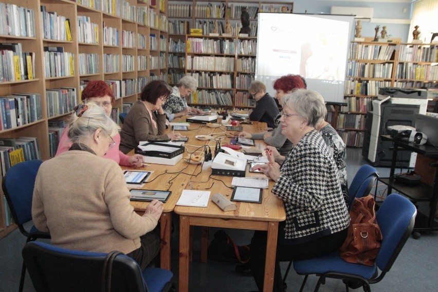 Komputerowe szkolenia dla seniorów 65+ w MBP w Złotowie