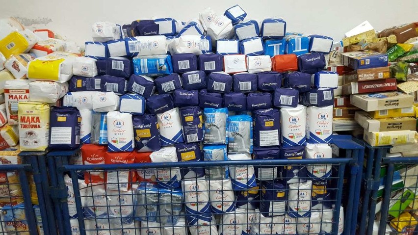 W ramach akcji „Świąteczna Zbiórka Żywności” zebrano 7700 kg...