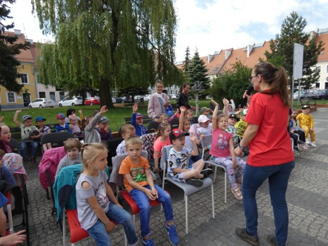 Dzień Bibliotekarza w Lewinie Brzeskim.