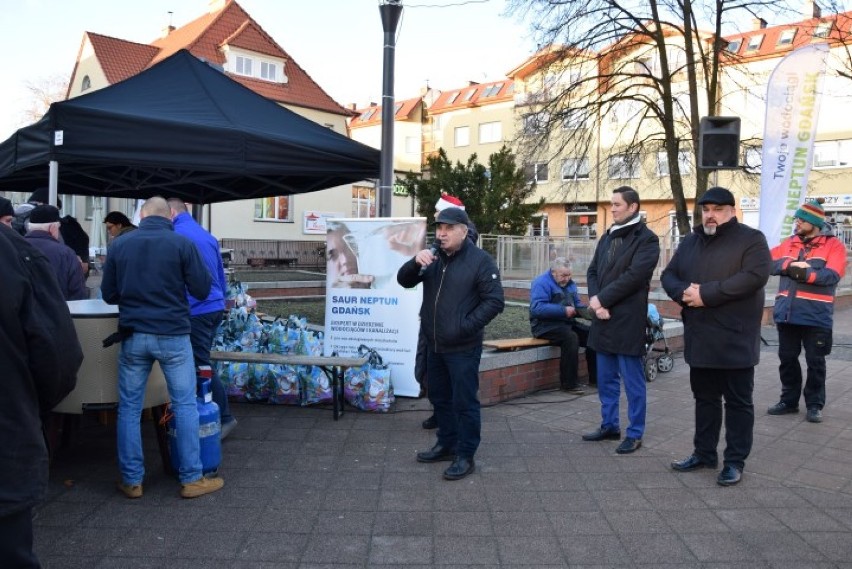 Pruszcz Gdański: Dzisiaj w alei księdza Waląga odbyła się Wigilia dla potrzebujących [ZDJĘCIA]