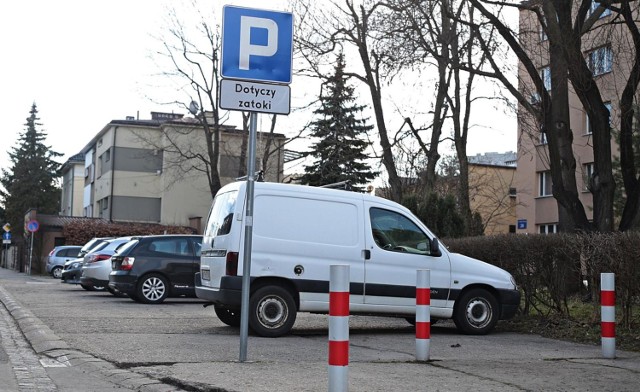 Sprawę dotyczącą tego parkingu przy ul. Narzymskiego wygrała z urzędnikami spółdzielnia mieszkaniowa Centrum