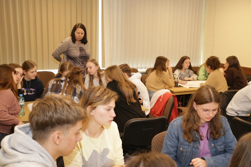 Kompetencje uczniów LO. Multimedialny festiwal DEKAKON w obornickiej bibliotece