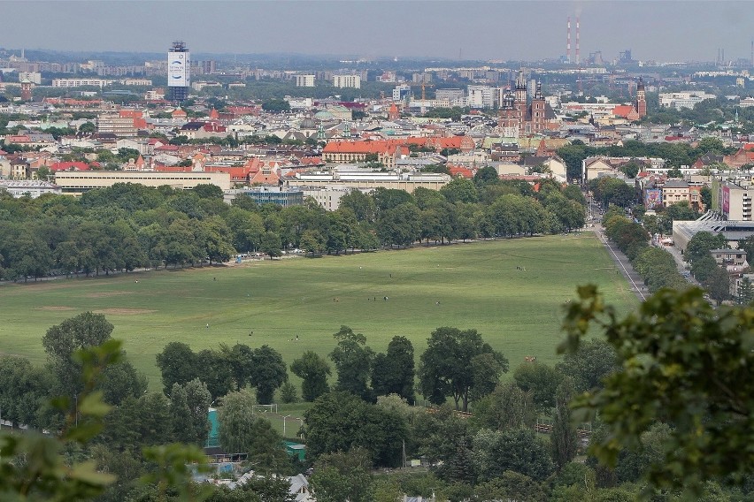 Brzegi w Wieliczce, Błonia w Krakowie i lotnisko w Balicach...