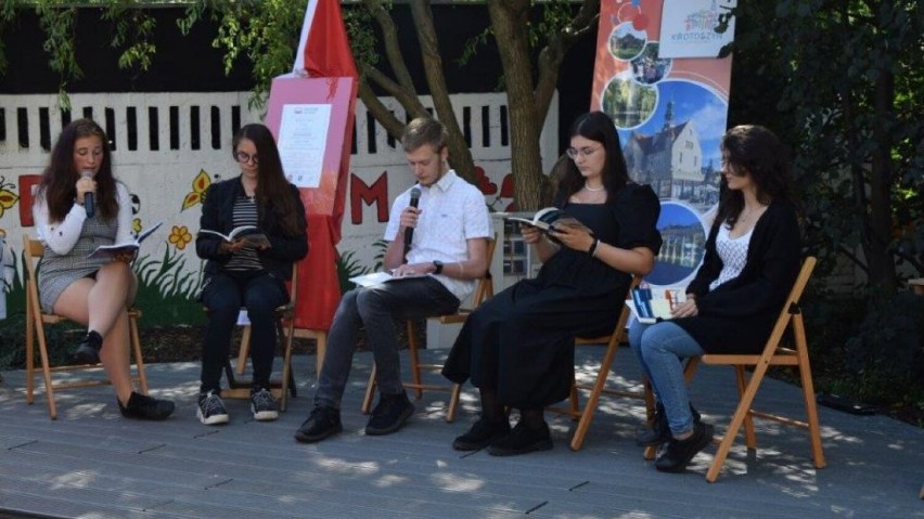 Krotoszyn: Tradycji stało się zadość. Narodowe Czytanie w Krotoszyńskiej Bibliotece Publicznej