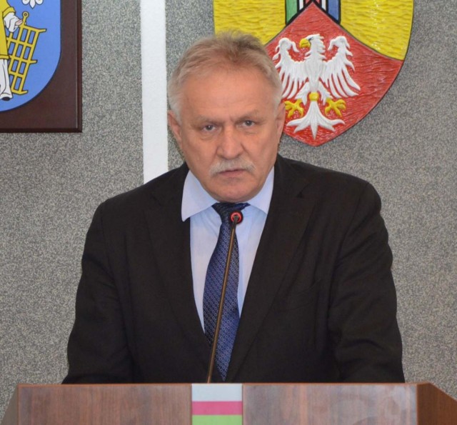 Komisja konkursowa, której przewodzi dyrektor Kuczyński, w czwartek (16 maja) przeprowadzi z obiema paniami rozmowy kwalifikacyjne