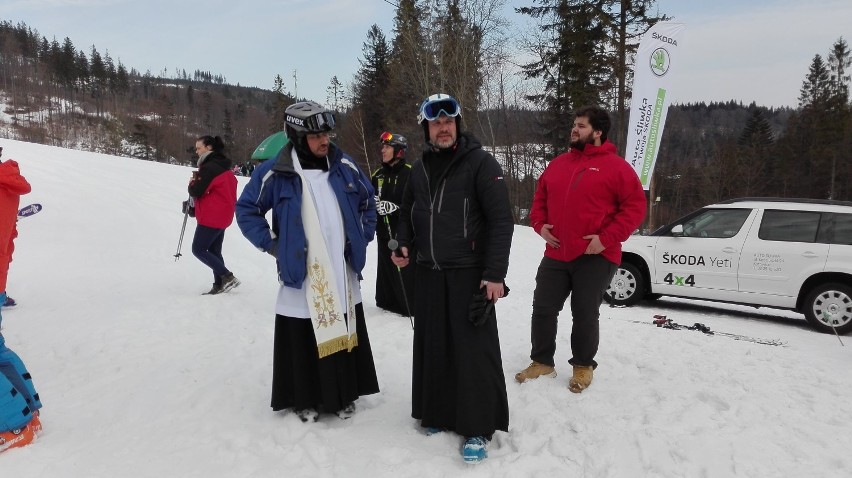 Mistrzostwa w narciarstwie księży i kleryków na Stożku [ZDJĘCIA]