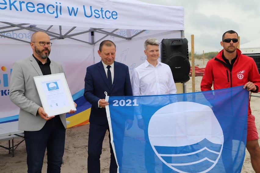 Błękitna flaga dla usteckiej plaży wschodniej [ZDJĘCIA]