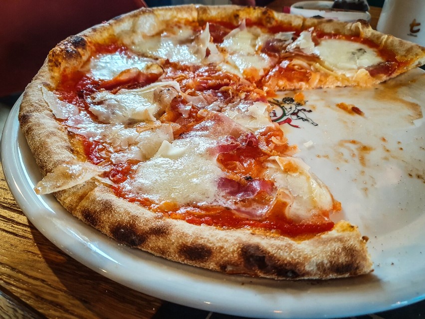Włoski mistrz pizzy otwiera w Lesznie restaurację. Valerio Valle  zdradał dziś tajniki dobrej pizzy ZDJĘCIA  