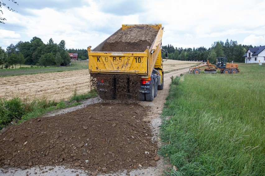 Dzięki wykonanym pracom mieszkańcy zyskali dwie bezpieczne i...