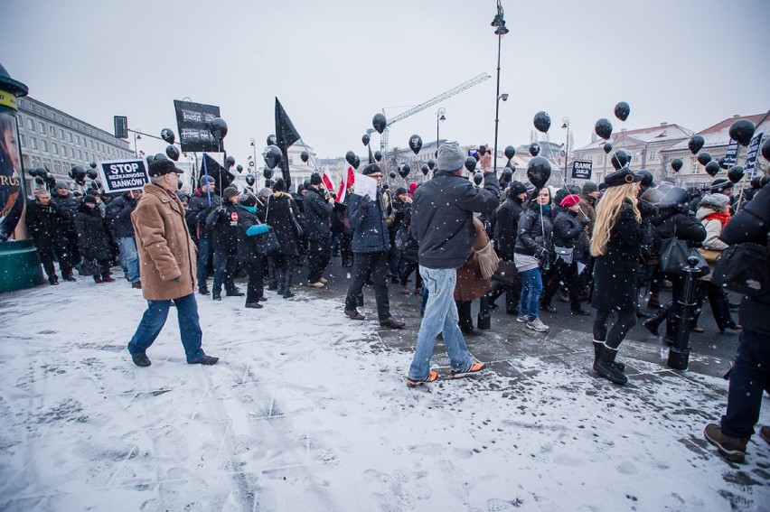 Protest frankowiczów, Warszawa. Czarna procesja oszukanych...