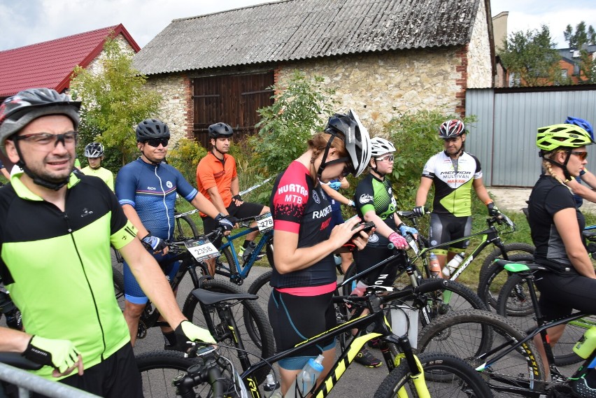 Bike Atelier MTB Maraton 2021 w Żarkach już za nami - mamy DUŻO zdjęć. Udział brało ponad 600 uczestników