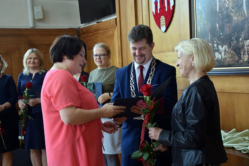 Dzień Edukacji Narodowej w Malborku. Nauczyciele nagrodzeni przez burmistrza