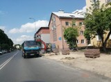 Rewitalizacja zieleni w Kraśniku. Trwają pracę wzdłuż Al. Niepodległości (ZDJĘCIA)