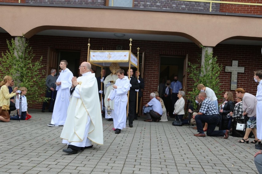 Procesja Bożego Ciała w parafii Świętego Józefa Opiekuna Kościoła w Wolsztynie