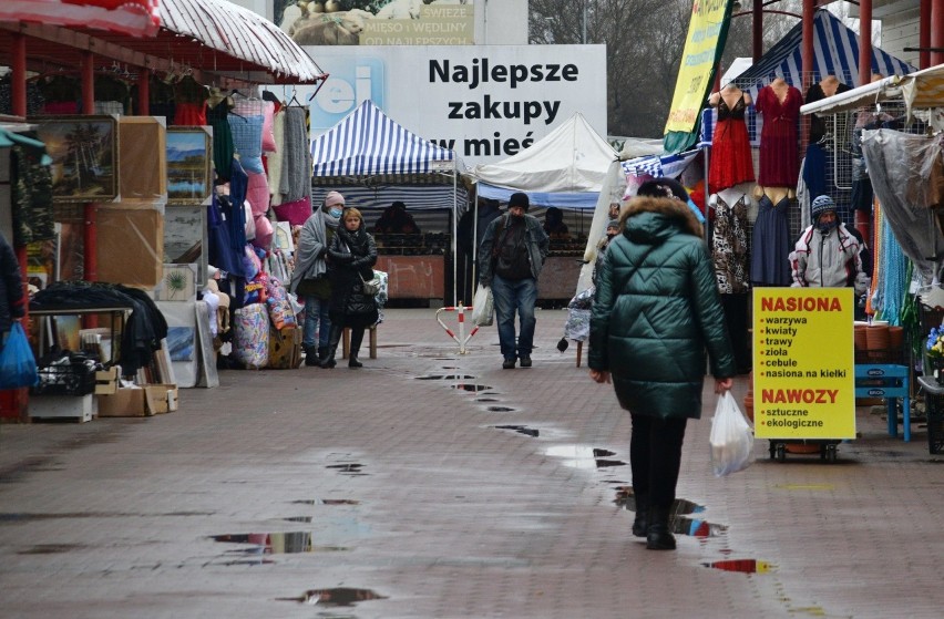 Aktualne ceny warzyw i owoców na targowisku Korej w Radomiu. Zobacz zdjęcia!