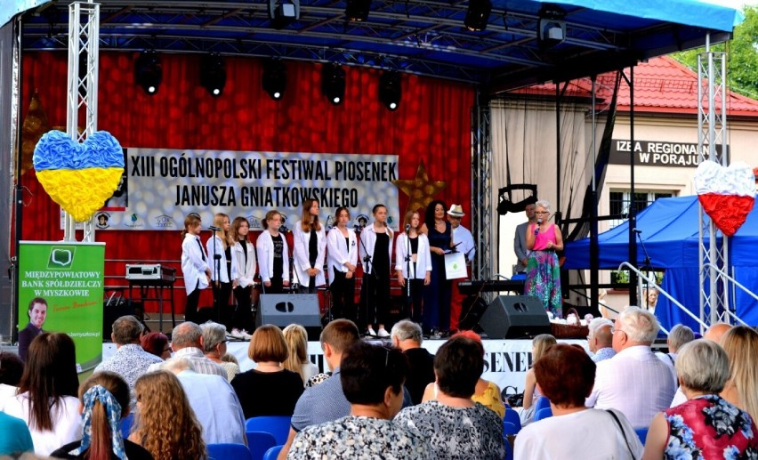 Wspaniały koncert finałowy Festiwalu Piosenek Janusza Gniatkowskiego w Poraju ZDJĘCIA