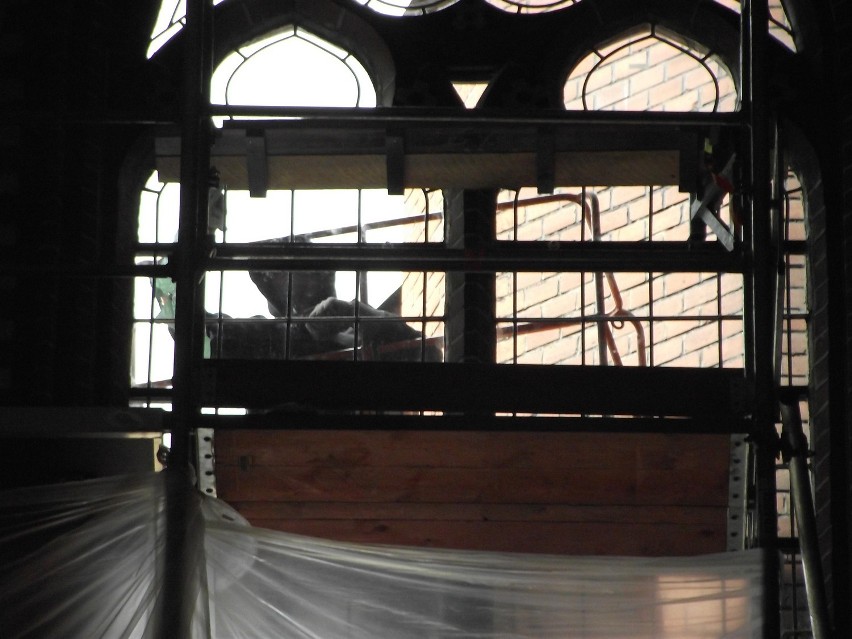 Wałbrzych: W kościele pw. Świętych Aniołów Stróżów rozpoczęto renowację zabytkowych witraży