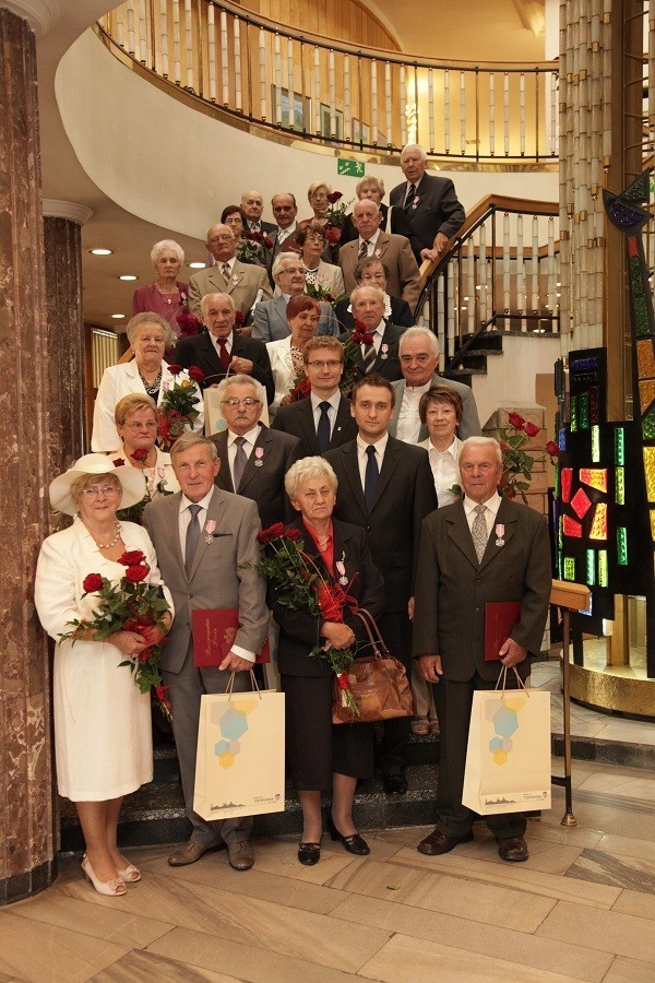 W częstochowskim Ratuszu kilkadziesiąt par świętowało jubileusz małżeństwa [ZOBACZ ZDJĘCIA]