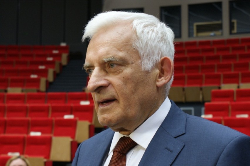 Konin. Jerzy Buzek, Władysław Frasyniuk gościli w PWSZ