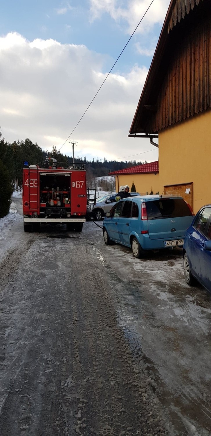 Orawa. Straż pożarna ewakuowała uczniów ze szkoły w Spytkowicach [ZDJĘCIA]