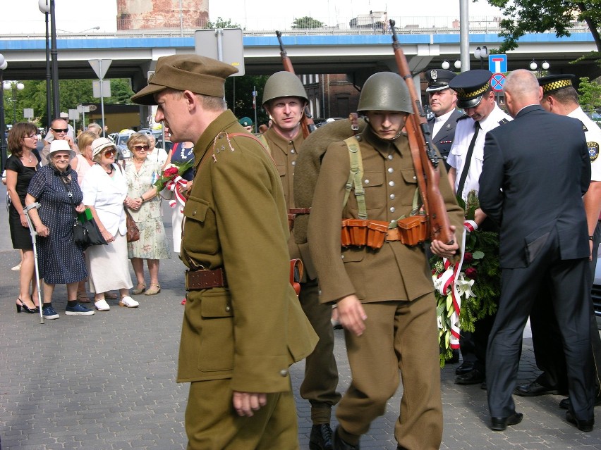 Skierniewiczanie oddali hołd powstańcom Warszawy w 69....