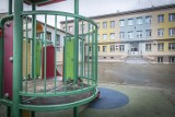 Rozbudowa Zespółu Szkolno - Przedszkolnego nr 7 w Wójtowej Wsi w Gliwicach - ZDJĘCIA. Uczniowie i przedszkolaki zyskają nową przestrzeń.