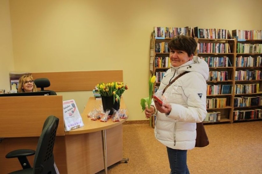 Jedlina-Zdrój: Panie, które odwiedziły bibliotekę wychodziły nie tylko z książkami
