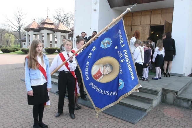 Szkoła podstawowa nr 6 w Nowym Sączu fetowała 105. urodziny [ZDJĘCIA]