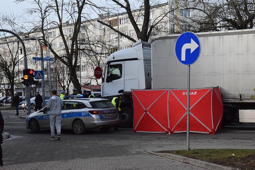 Oleśnica. Powstały barierki na Lwowskiej      