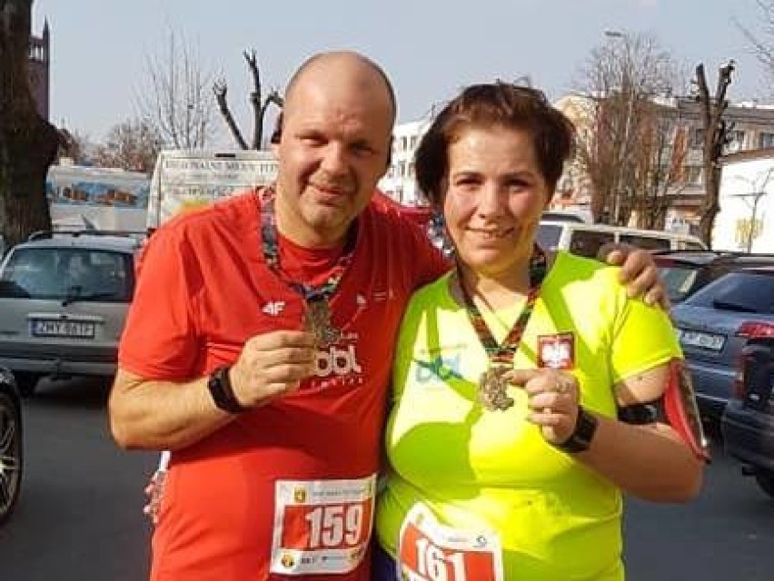 Biegacze z Polic wzięli udział w najstarszym polskim maratonie [ZDJĘCIA]