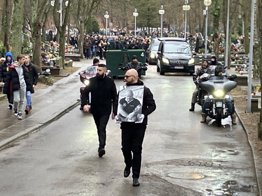 Na stadionie rugby w Gdyni rozpoczęły się uroczystości...