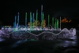 Warszawska iluminacja w Multimedialnym Parku Fontann. Tak wyglądał pierwszy świąteczny pokaz [ZDJĘCIA]
