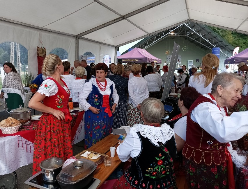 Gilowice. Różnorodność regionalnej kuchni podczas konkursu kulinarnego „Bitwa Regionów”