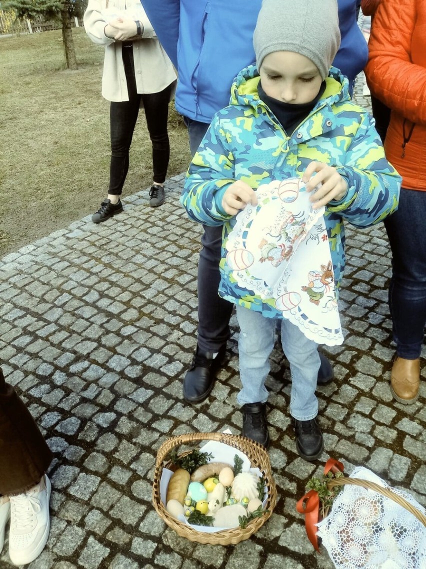 Wielkanoc 2022. Święcenie potraw w Wielką Sobotę - Łomnica i...