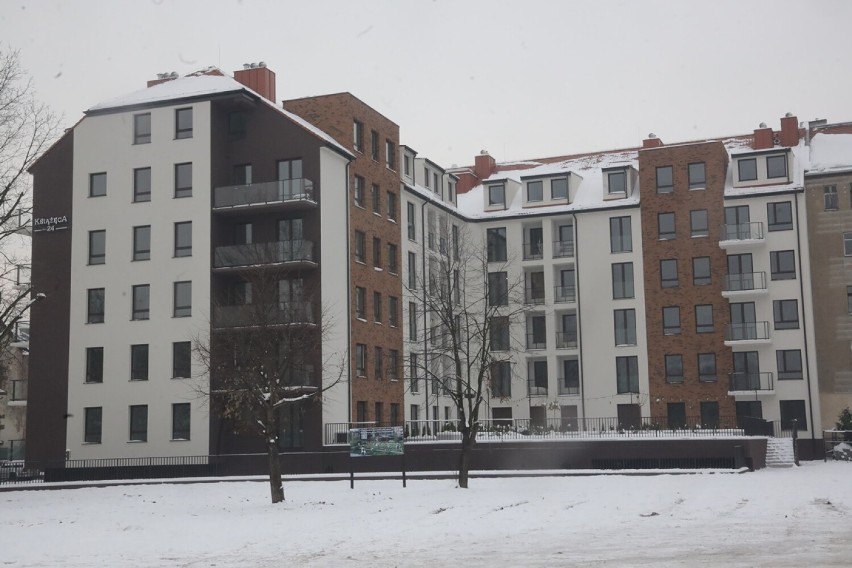 Powstaje nowy dom wielorodzinny przy ulicy Książęcej w Legnicy, aktualne zdjęcia