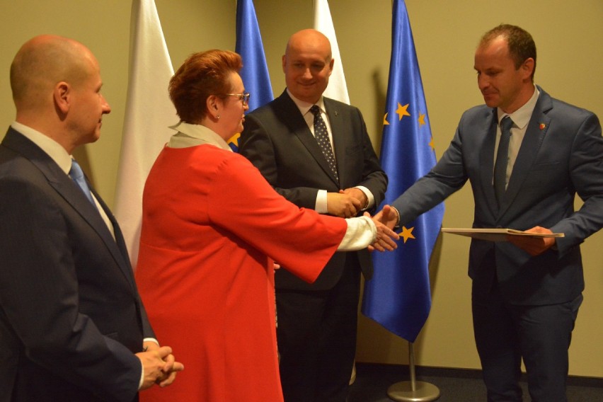 Podpisali porozumienie w sprawie "Czystego Powietrza" w Pleszewie