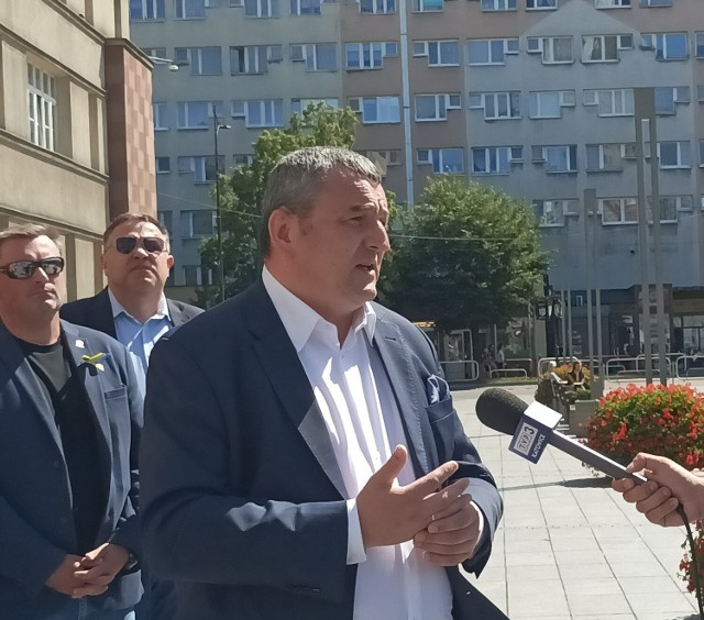 Poseł Marek Wesoły o swojej kandydaturze na Placu Jana Pawła II w Rudzie Śląskiej