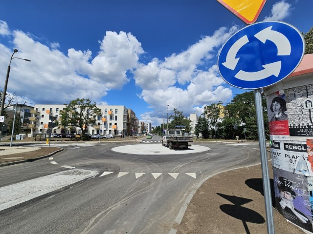 Rondo zbudowane na skrzyżowaniu ulic Grudziądzkiej i PCK zostało udostępnione dla ruchu w czwartek 27 lipca w samo południe