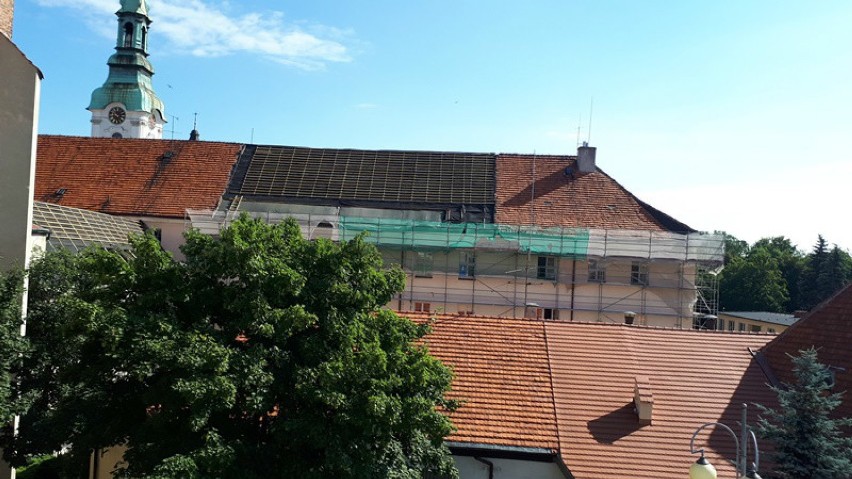 Gruntowny remont dachu Starostwa Powiatowego w Kaliszu