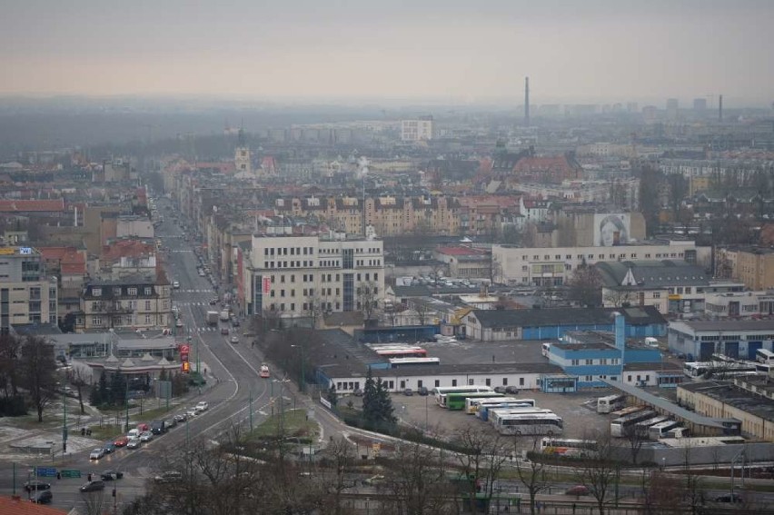 Tak wygląda Poznań z dachu wieżowca Uniwersytetu...