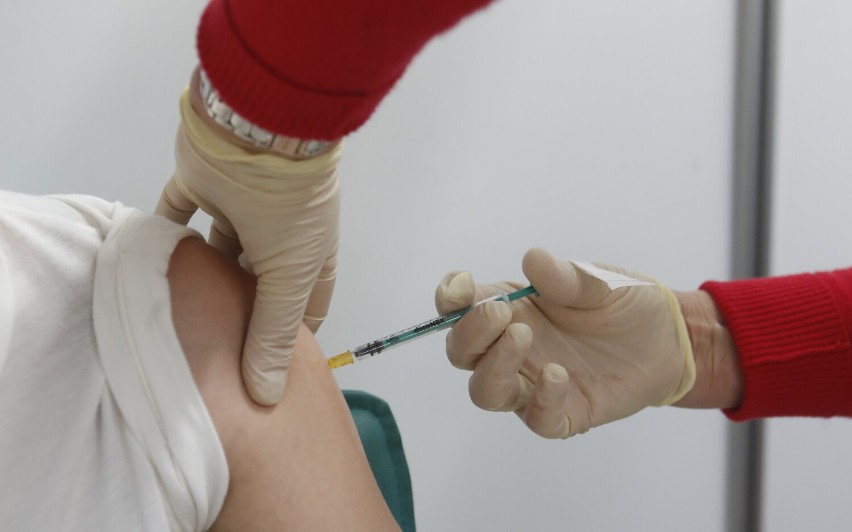 Szczepienia przeciw grypie w ramach NFZ. Jeszcze zdążysz się zaszczepić i zdobyć odporność przed sezonem