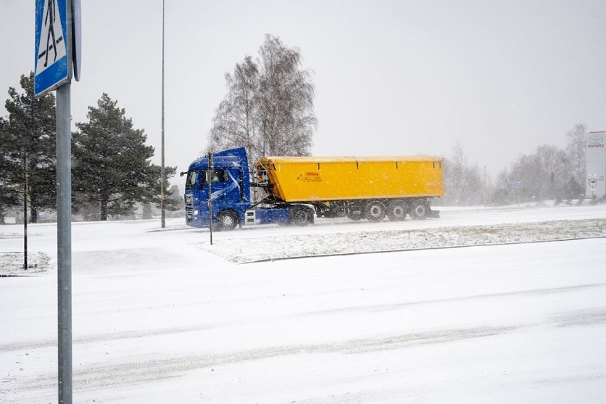 Uwaga na zamiecie śnieżne i oblodzone drogi w Wałbrzychu i...