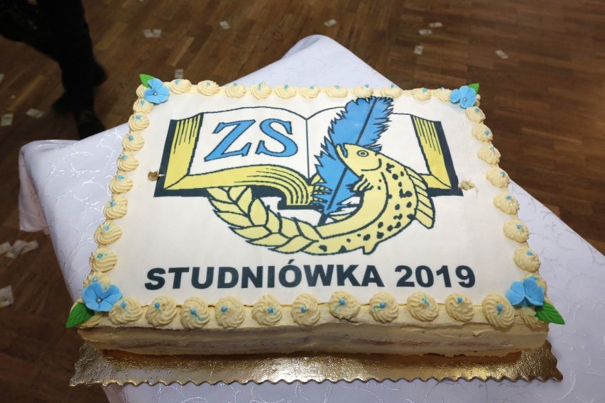 Studniówka Zespołu Szkół w Sierakowie 2019...