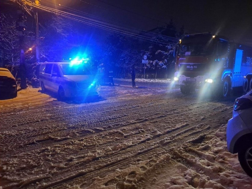 Kraków. Libacja alkoholowa skończyła się pożarem. 15 ewakuowanych osób. Dwie są zatrzymane przez policję 