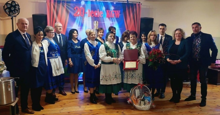 Gospodyniom wytrwałości gratulowali m.in. burmistrz Żukowa i...