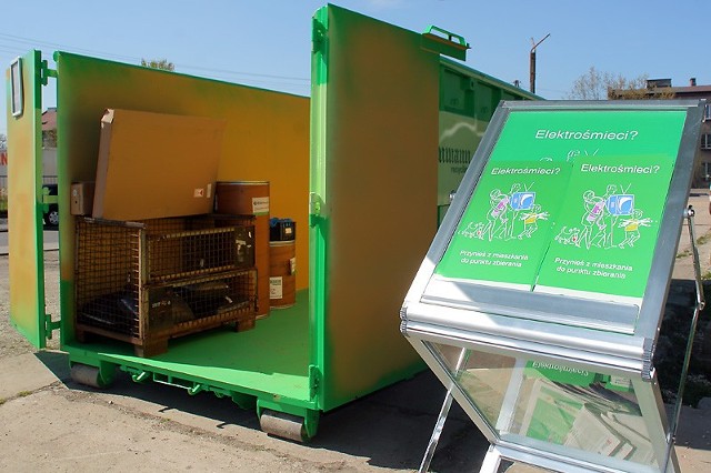 Zbiórka elektrośmieci prowadzona jest przy oznakowanych, zielonych kontenerach