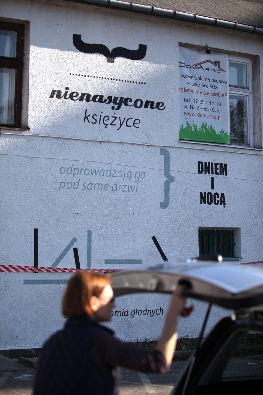 Kraków: największy mural literacki odsłonięty [ZDJĘCIA]