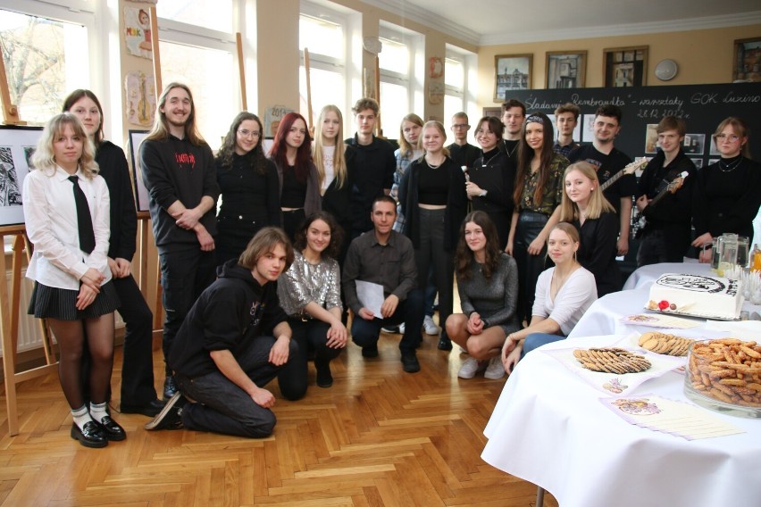 Europejski Dzień Talentów w Młodzieżowym Domu Kultury w Lęborku. Wystawa Laury Schröder i koncert grupy muzycznej Sylwestra Kustusza
